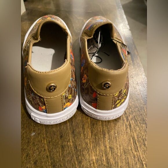 CBG Los Angeles. Brand new. Size 5.5 very cute!!💗💗 - Picture 4 of 6